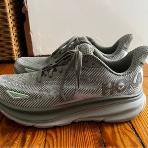 Women’s Hoka Running Clifton 9